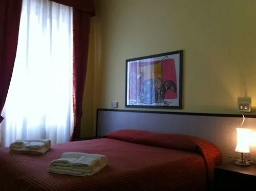 Hotel Lugano Mediolan 3*,